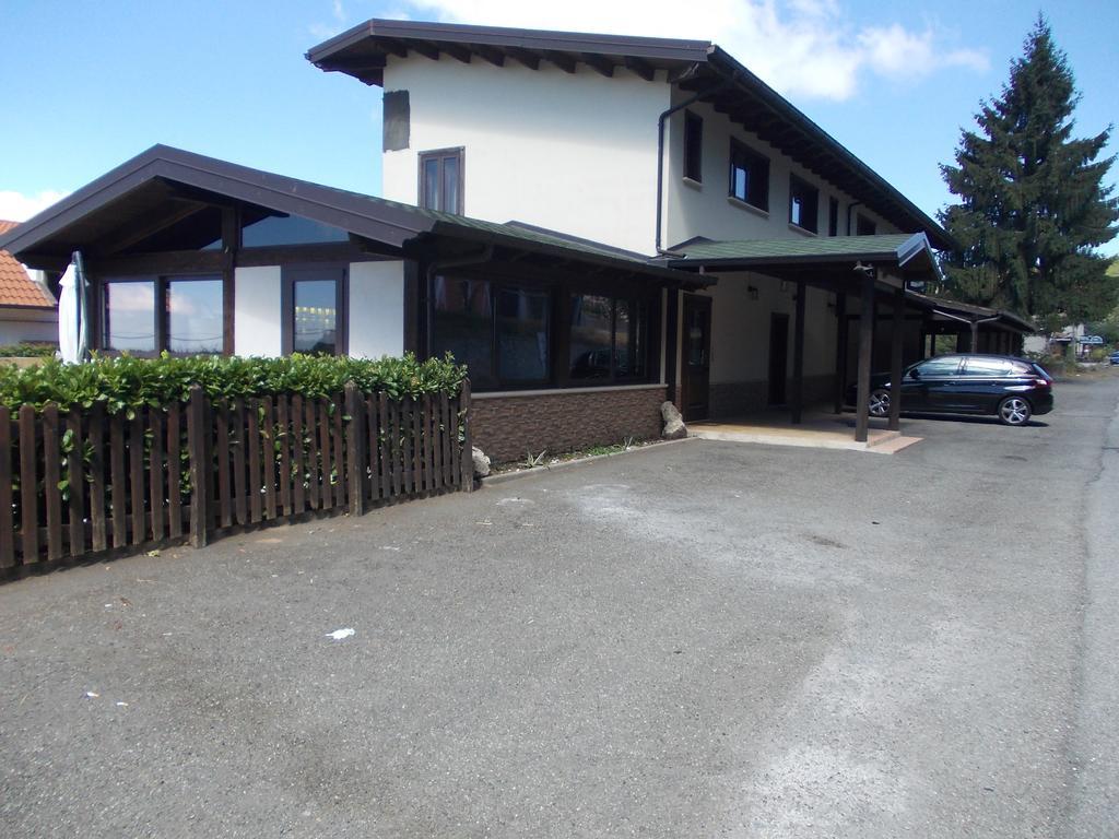 Agrihotel Papaya San Pietro Apostolo 外观 照片