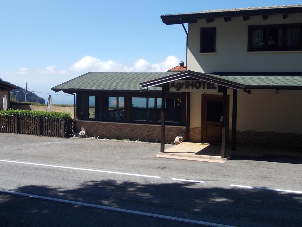 Agrihotel Papaya San Pietro Apostolo 外观 照片